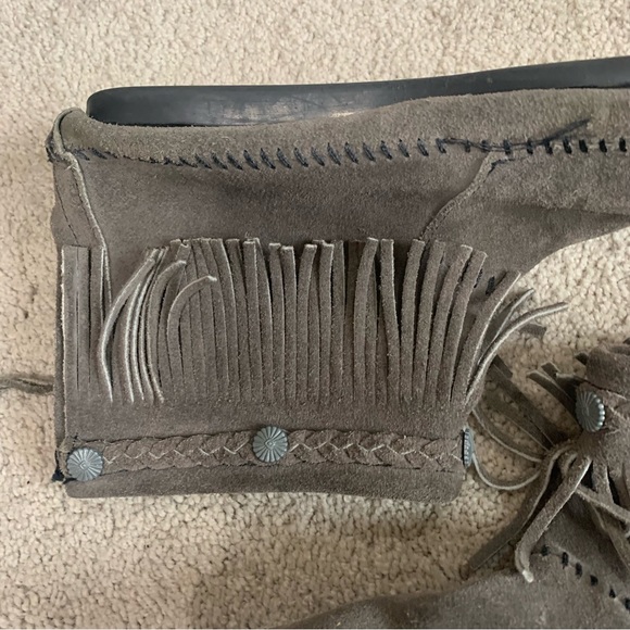 Minnetonka Suede Leather Fringe Studded Detail Ankle Booties - Picture 2 of 13